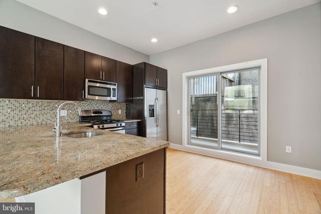 914 S DARIEN ST, Philadelphia, PA 19147