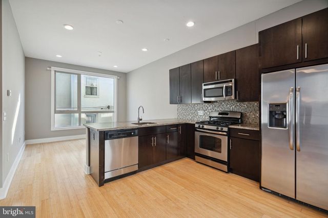 914 S DARIEN ST, Philadelphia, PA 19147