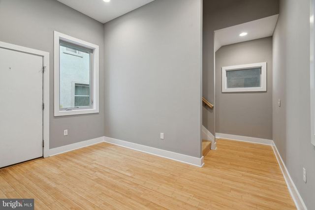 914 S DARIEN ST, Philadelphia, PA 19147