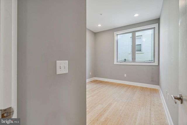 914 S DARIEN ST, Philadelphia, PA 19147