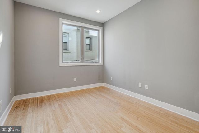 914 S DARIEN ST, Philadelphia, PA 19147