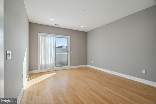 914 S DARIEN ST, Philadelphia, PA 19147