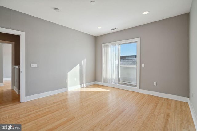 914 S DARIEN ST, Philadelphia, PA 19147