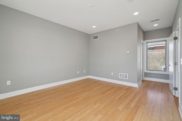 914 S DARIEN ST, Philadelphia, PA 19147