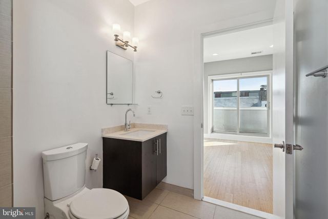 914 S DARIEN ST, Philadelphia, PA 19147