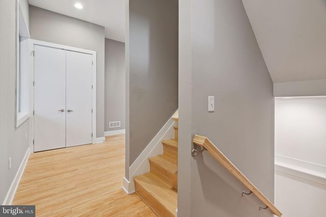 914 S DARIEN ST, Philadelphia, PA 19147