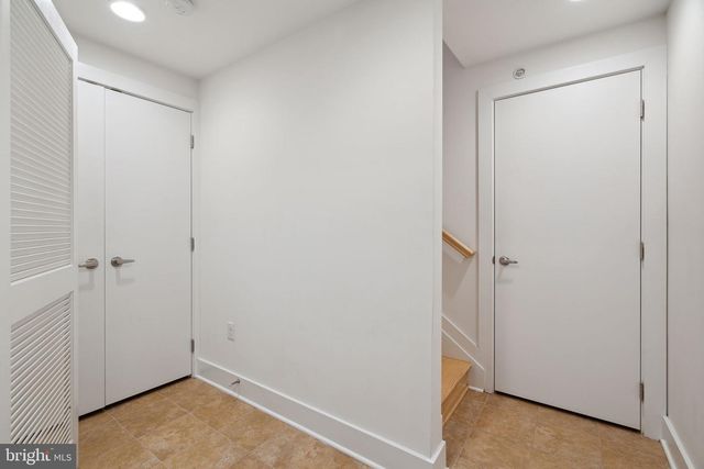 914 S DARIEN ST, Philadelphia, PA 19147