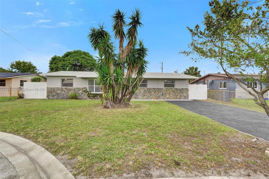 1215 NW 31st Way, Lauderhill, FL 33311