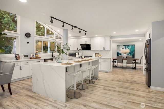 2516 Medina Circle, Medina, WA 98039