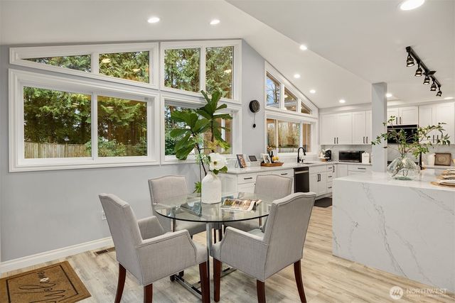 2516 Medina Circle, Medina, WA 98039