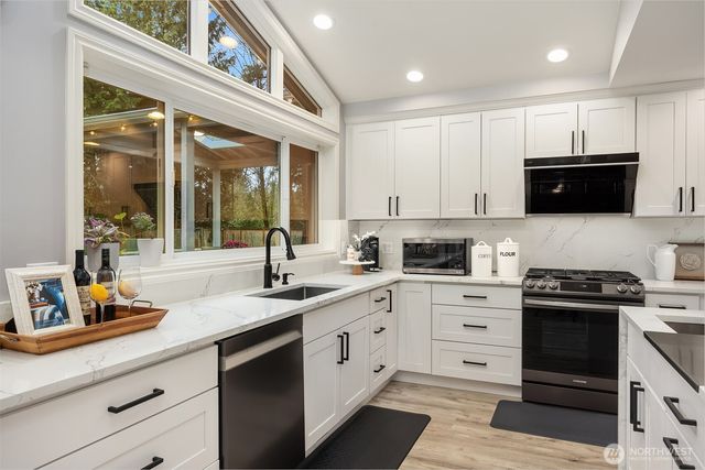 2516 Medina Circle, Medina, WA 98039