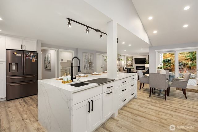 2516 Medina Circle, Medina, WA 98039