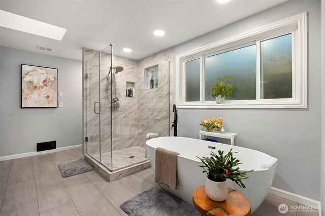 2516 Medina Circle, Medina, WA 98039