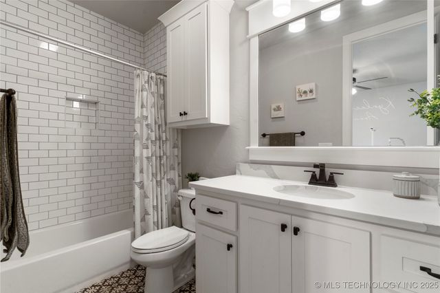 717 W 109th Street S, Jenks, OK 74037