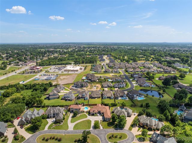 717 W 109th Street S, Jenks, OK 74037