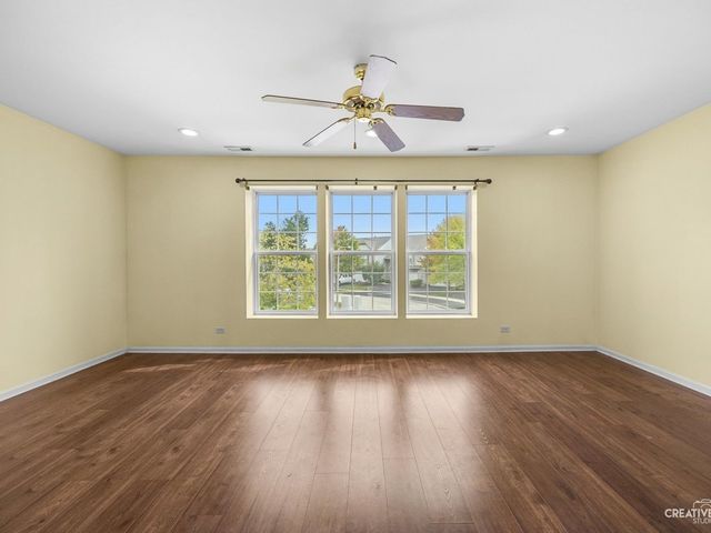 1062 Stamford Court, Aurora, IL 60502