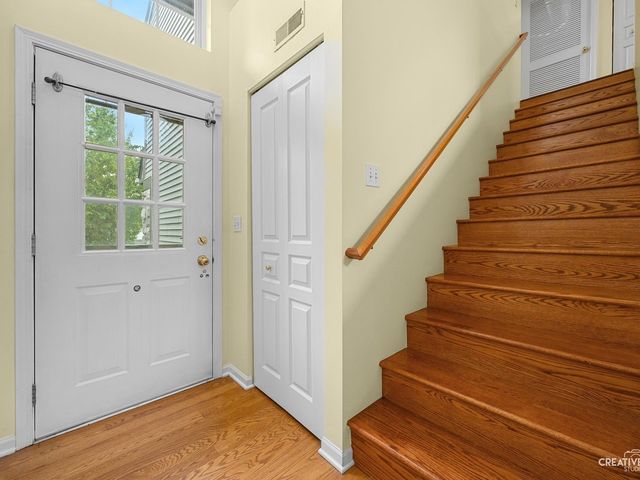 1062 Stamford Court, Aurora, IL 60502