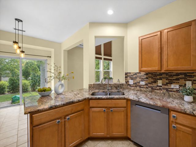 1062 Stamford Court, Aurora, IL 60502