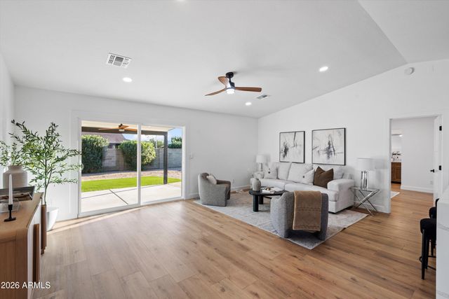 5801 E EVANS Drive, Scottsdale, AZ 85254