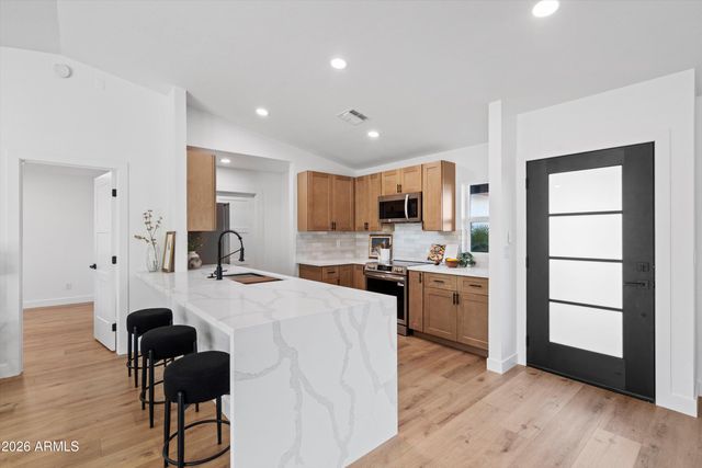 5801 E EVANS Drive, Scottsdale, AZ 85254