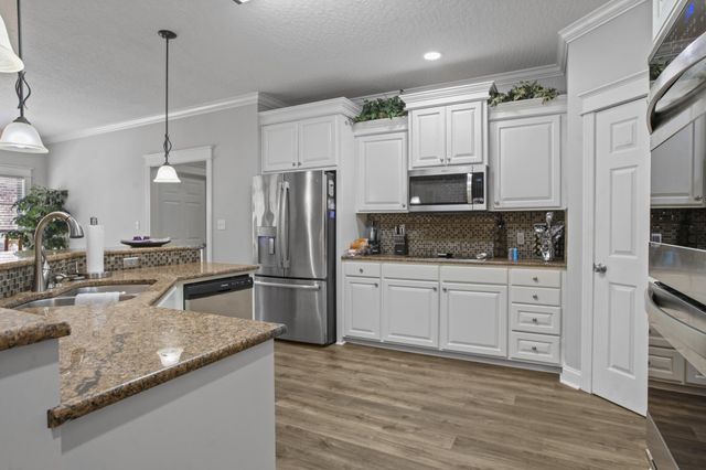 30 Pleasant Pond Loop, Hattiesburg, MS 39402