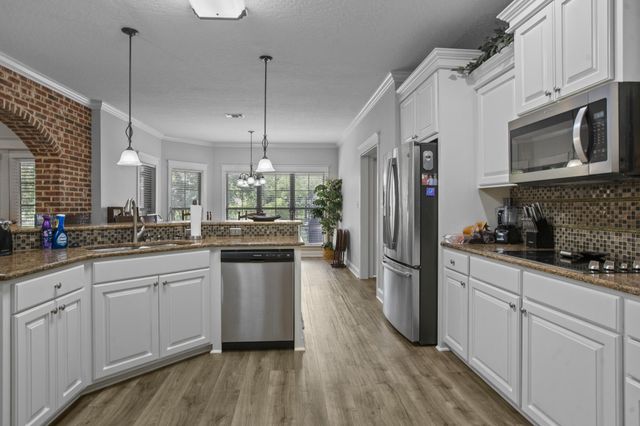30 Pleasant Pond Loop, Hattiesburg, MS 39402