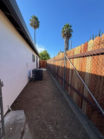 2471 Rhine Way, Elverta, CA 95626