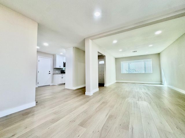 2471 Rhine Way, Elverta, CA 95626