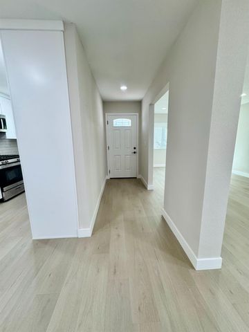 2471 Rhine Way, Elverta, CA 95626