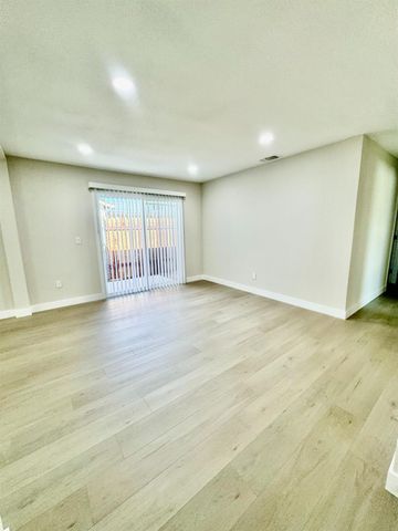 2471 Rhine Way, Elverta, CA 95626