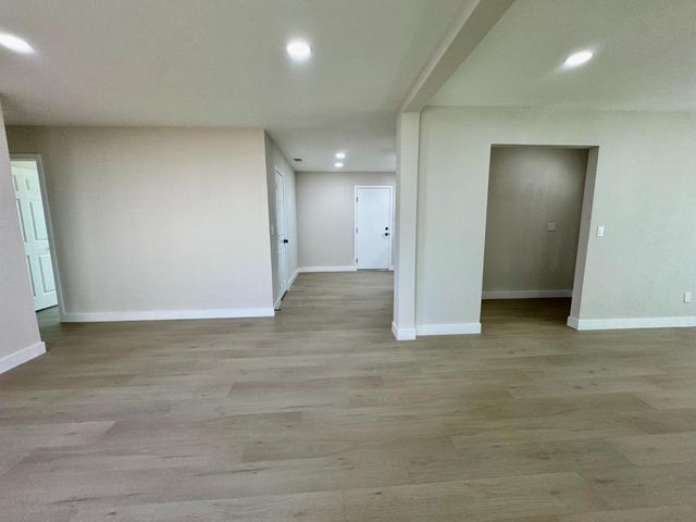 2471 Rhine Way, Elverta, CA 95626