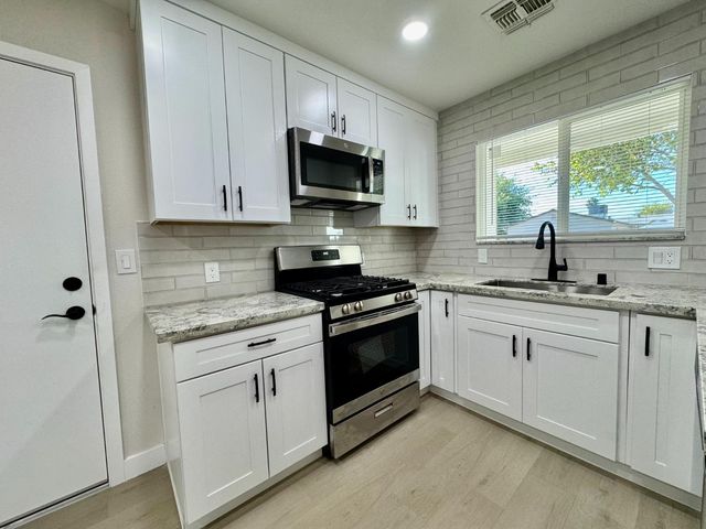 2471 Rhine Way, Elverta, CA 95626