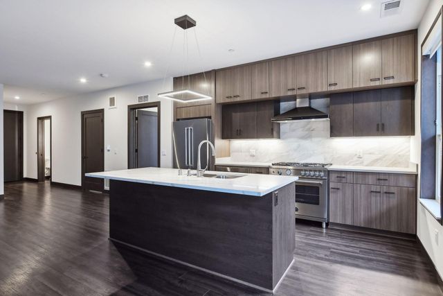 253 Lake Street E 212, Wayzata, MN 55391