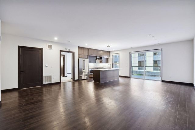 253 Lake Street E 212, Wayzata, MN 55391