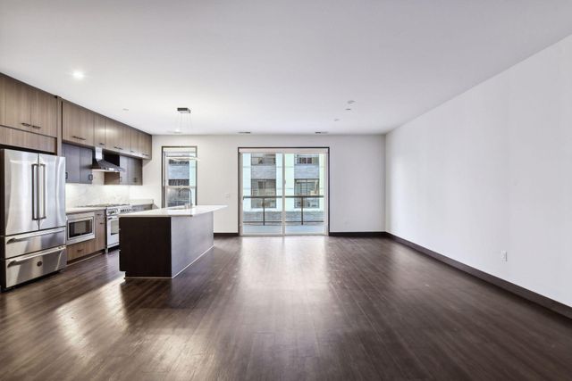 253 Lake Street E 212, Wayzata, MN 55391