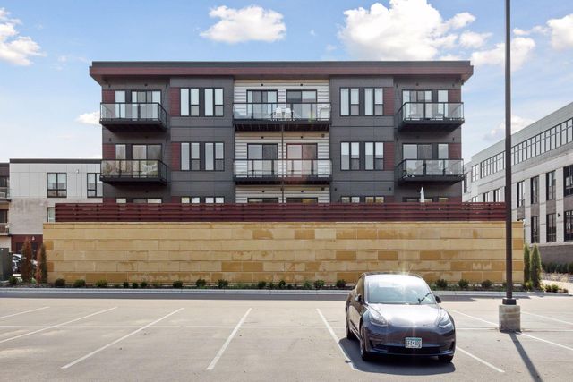 253 Lake Street E 212, Wayzata, MN 55391