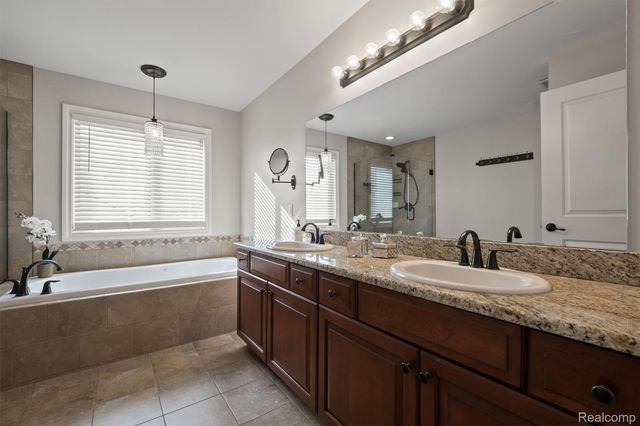 16348 Via Montella, Macomb Township, MI 48042