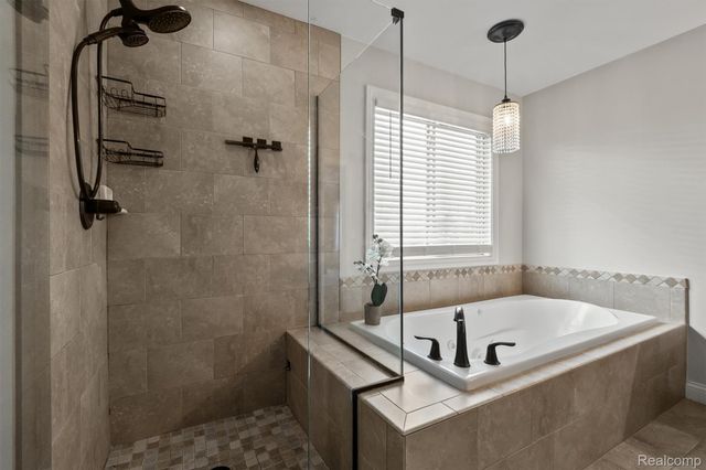 16348 Via Montella, Macomb Township, MI 48042