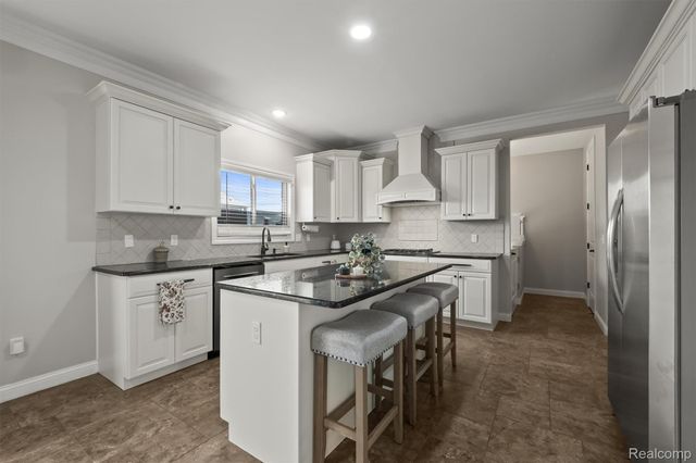 16348 Via Montella, Macomb Township, MI 48042