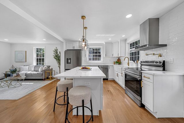 87 School Street., Hanover, MA 02339