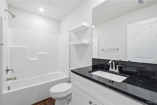 306 Cattleman Lane, Siloam Springs, AR 72761