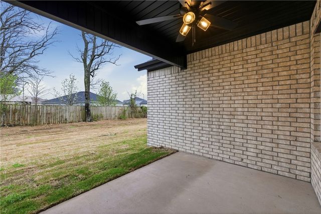 306 Cattleman Lane, Siloam Springs, AR 72761