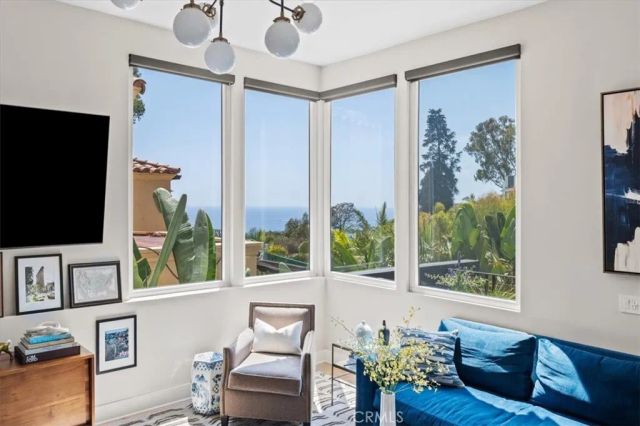 845 Summit Drive, Laguna Beach, CA 92651