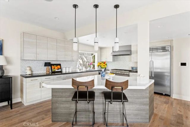 845 Summit Drive, Laguna Beach, CA 92651