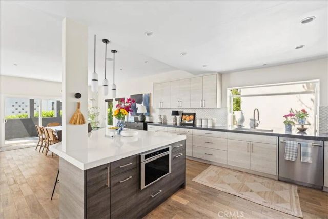 845 Summit Drive, Laguna Beach, CA 92651