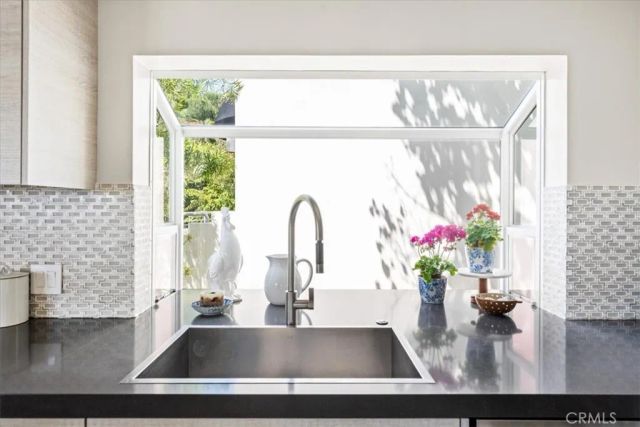 845 Summit Drive, Laguna Beach, CA 92651