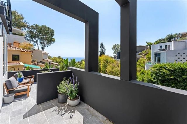 845 Summit Drive, Laguna Beach, CA 92651