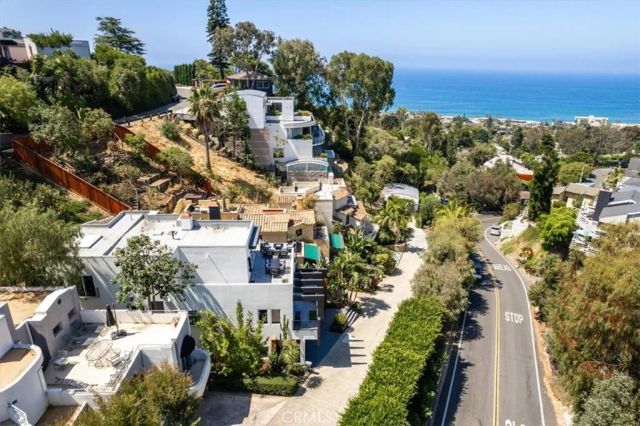 845 Summit Drive, Laguna Beach, CA 92651