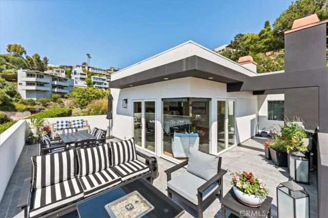 845 Summit Drive, Laguna Beach, CA 92651