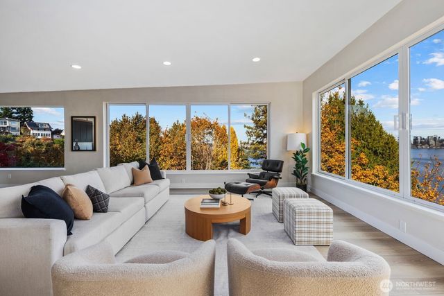 1701 41st Avenue SW, Seattle, WA 98116